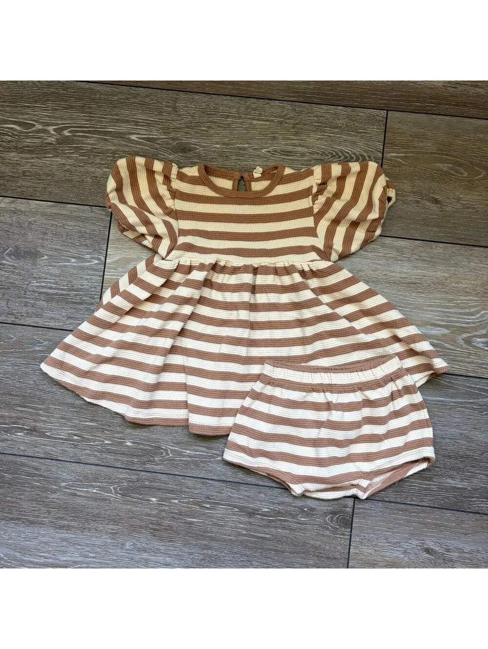 Quincy Mae Darla waffle-knit dress and bloomer set